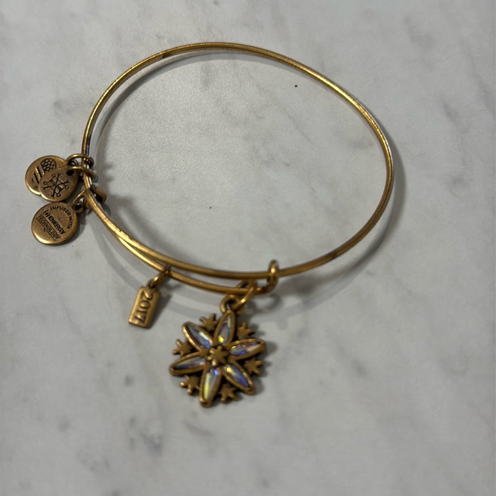 Alex and Ani gently used bracelet 2017 snowflake